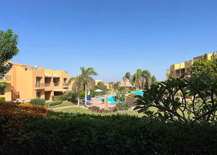 Chalet In Mountain View Sokhna 1 Luxurious With Garden 3 Bedrooms With Ac, 2 Bathrooms, Heated Pool, Families Only Ain Sukhna