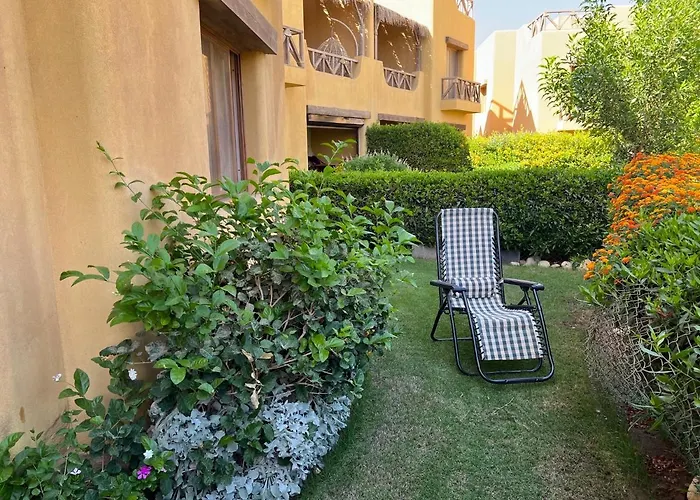 Chalet In Mountain View Sokhna 1 Luxurious With Garden 3 Bedrooms With Ac, 2 Bathrooms, Heated Pool, Families Only Ain Sukhna